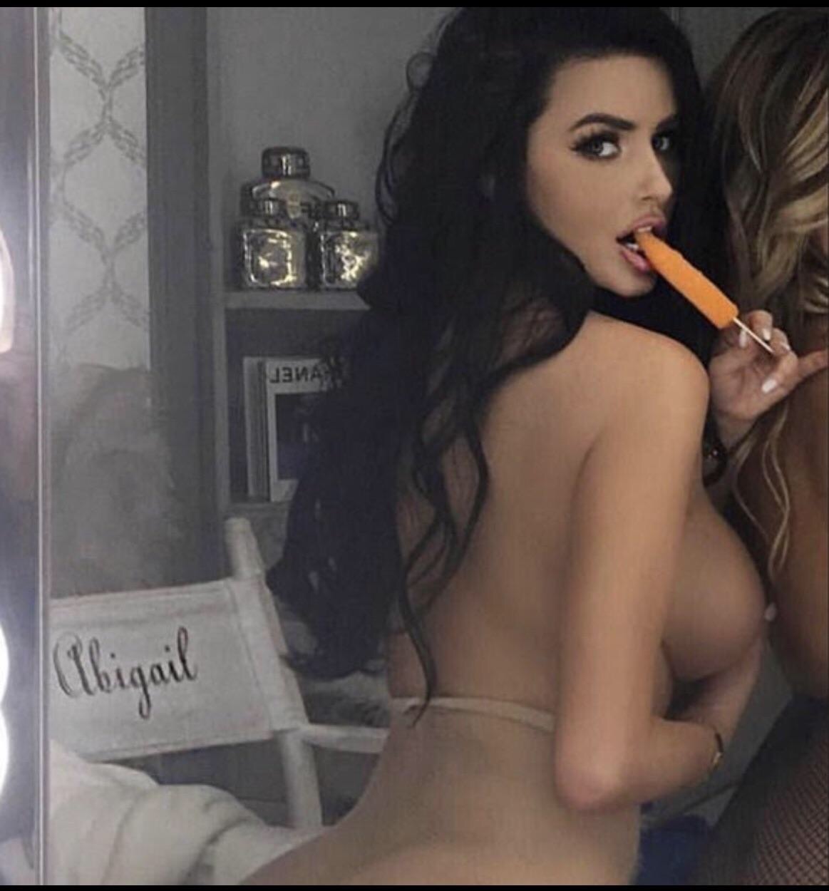 Abigail Ratchford Nude Instagram Photos & Videos Leaked.