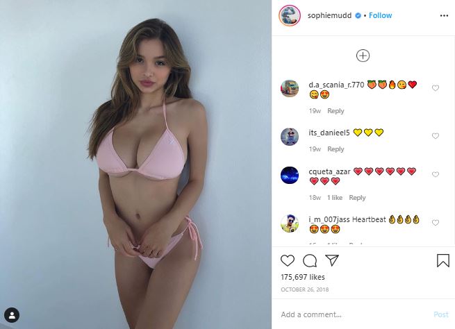 Sophie Mudd Topless Boobs Tease Onlyfans Video Leaked