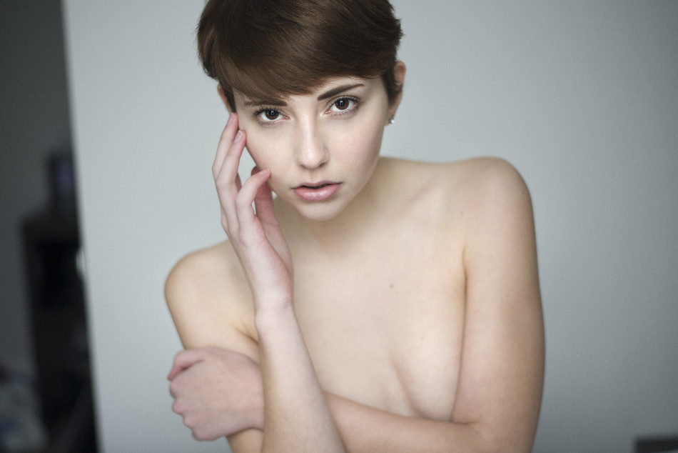 Savannah Brown nude photoshoot. 