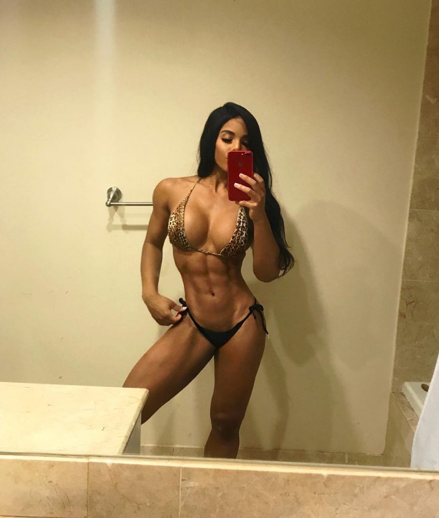 Yarishna Nicole Ayala nude.