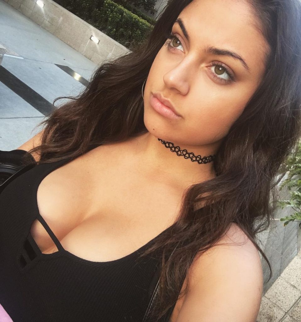 Inanna Sarkis Sexy Pictures. 