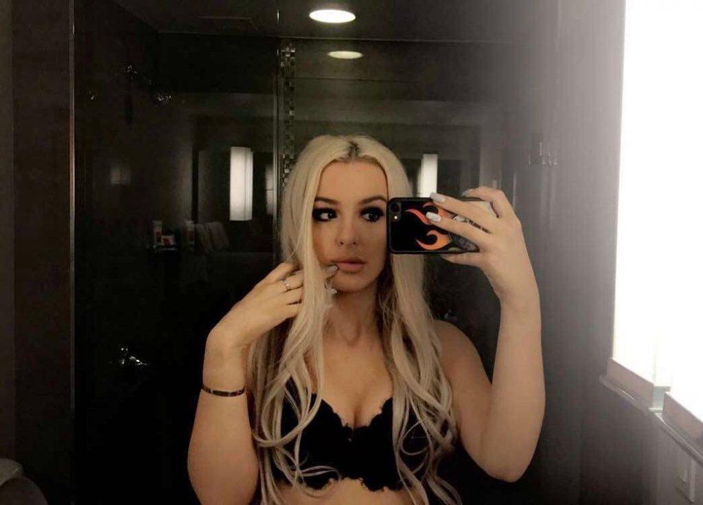 Tana Mongeau Sexy Pictures. 