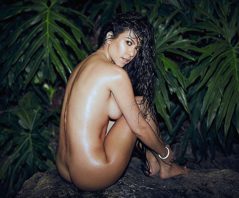 Kourtney Kardashian Nude & Sexy - ULTIMATE Collection (154 Photos + Vid...