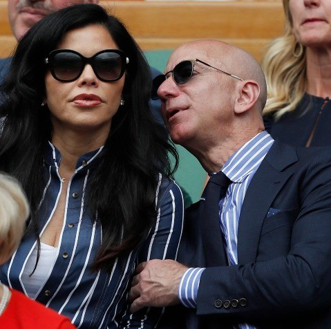 Jeff Bezos Nude Pics & Sex Tape LEAKED By Lauren Sanchez - Jeff Bezos And Lauren Sanchez