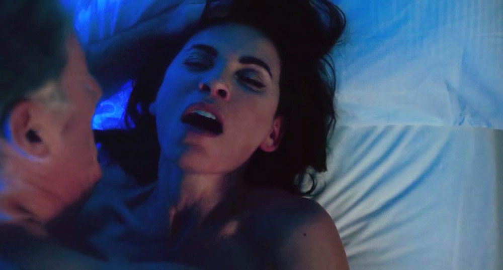 Julianna Margulies Nude & Sexy Pics And Sex Scenes.