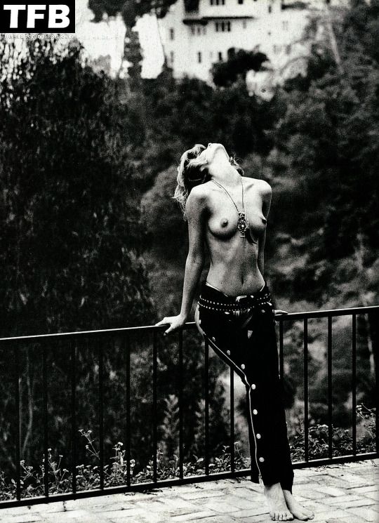Linda Evangelista Nude & Sexy Collection (23 Photos) .