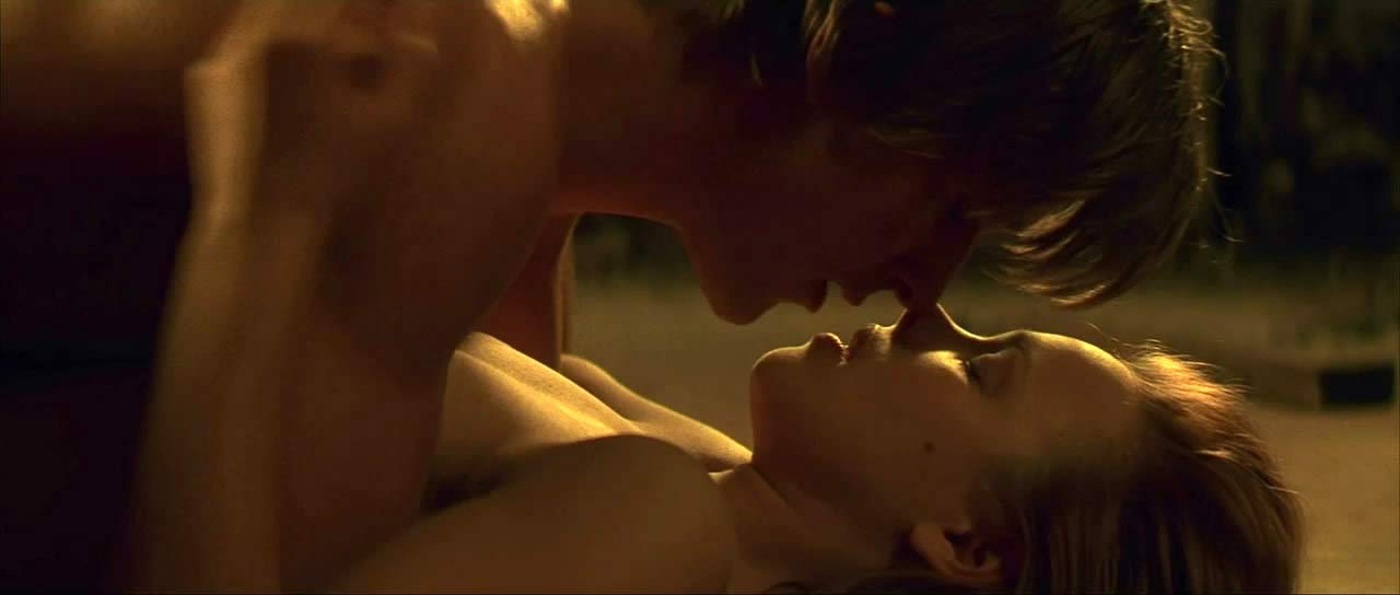 Rachel McAdams Naked Sex Scene from 'The Notebook' - OnlyFans Lea...