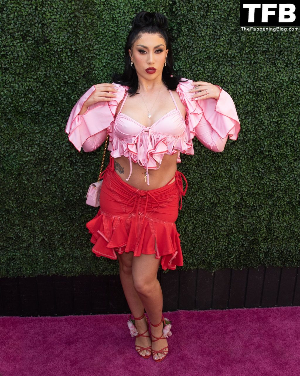 Kali Uchis Flaunts Her Sexy Tits & Legs at the 2021 Variety Hitmakers B...