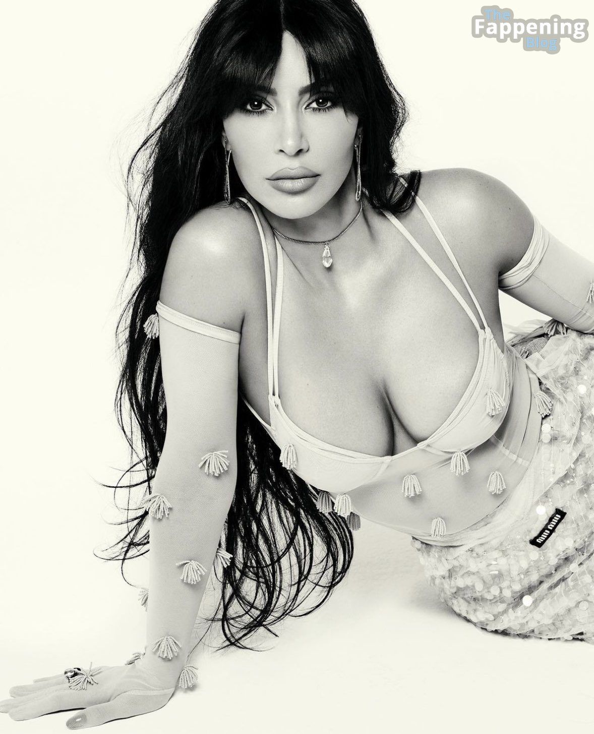 kim kardashian boobs curves vogue italia 4 1 thefappeningblog.com