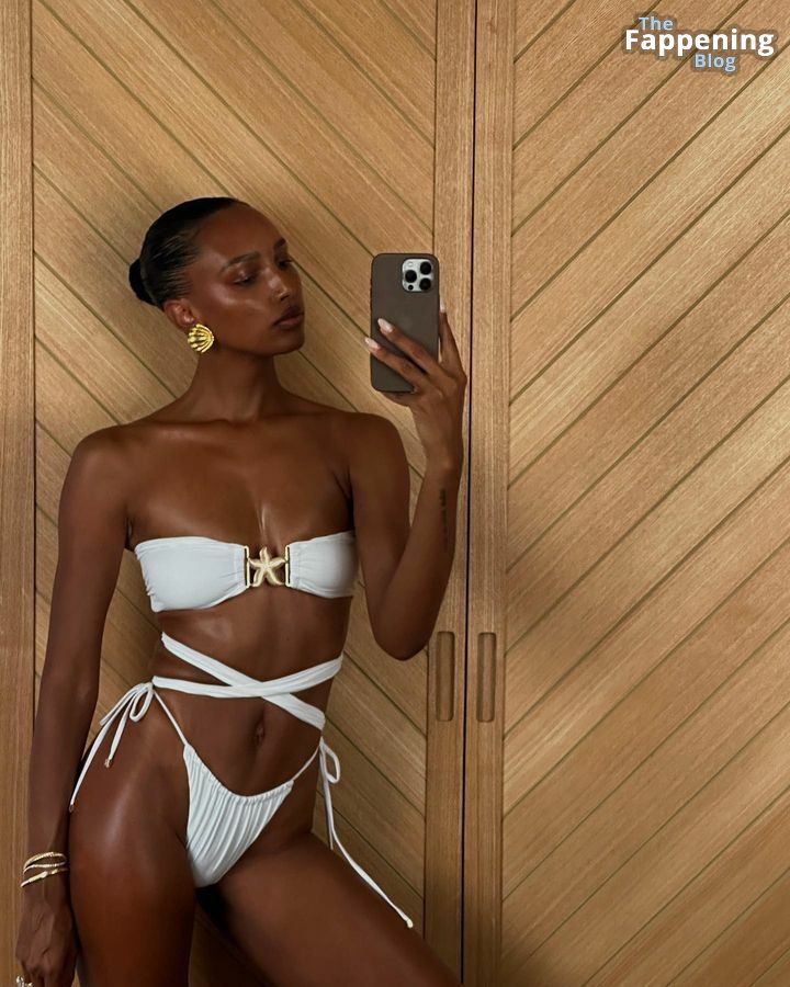 Jasmine Tookes Flaunts Her Sexy Bikini Body (6 Photos) - OnlyFans Leaked Nudes