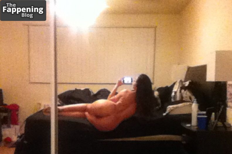 Uldouz Wallace Nude & Sexy Leaked The Fappening (12 Photos) - OnlyFans Leaked Nudes