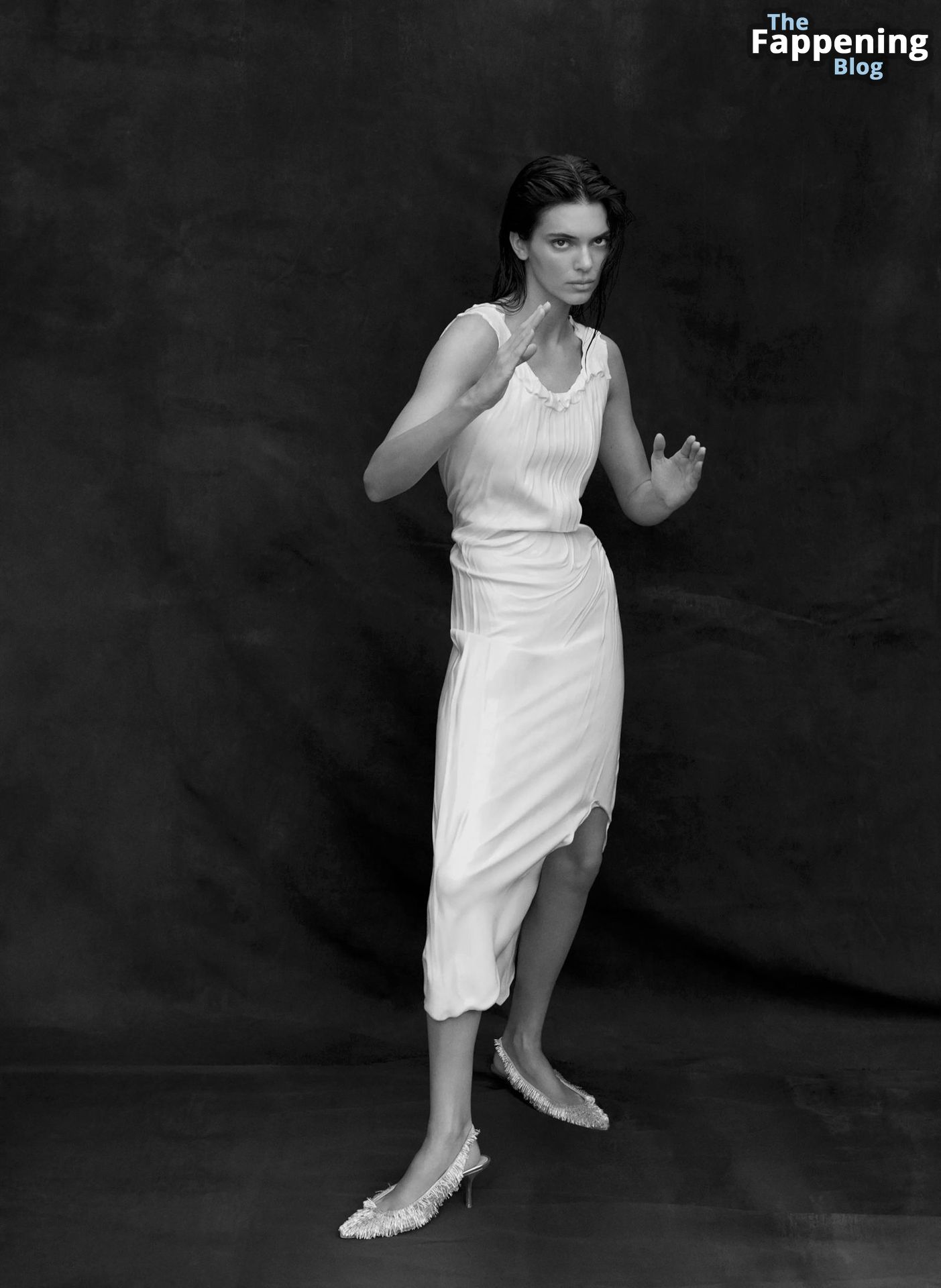 kendall jenner braless magazine shoot vogue 17 thefappeningblog.com