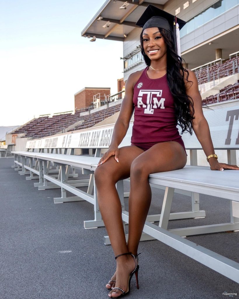 Charokee Young Sexy (9 Photos) 9