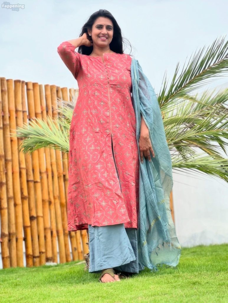 Kasthuri Shankar Sexy (19 Photos) 5