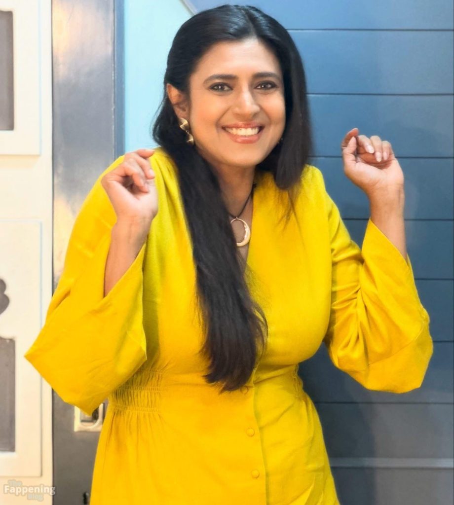 Kasthuri Shankar Sexy (19 Photos) 12