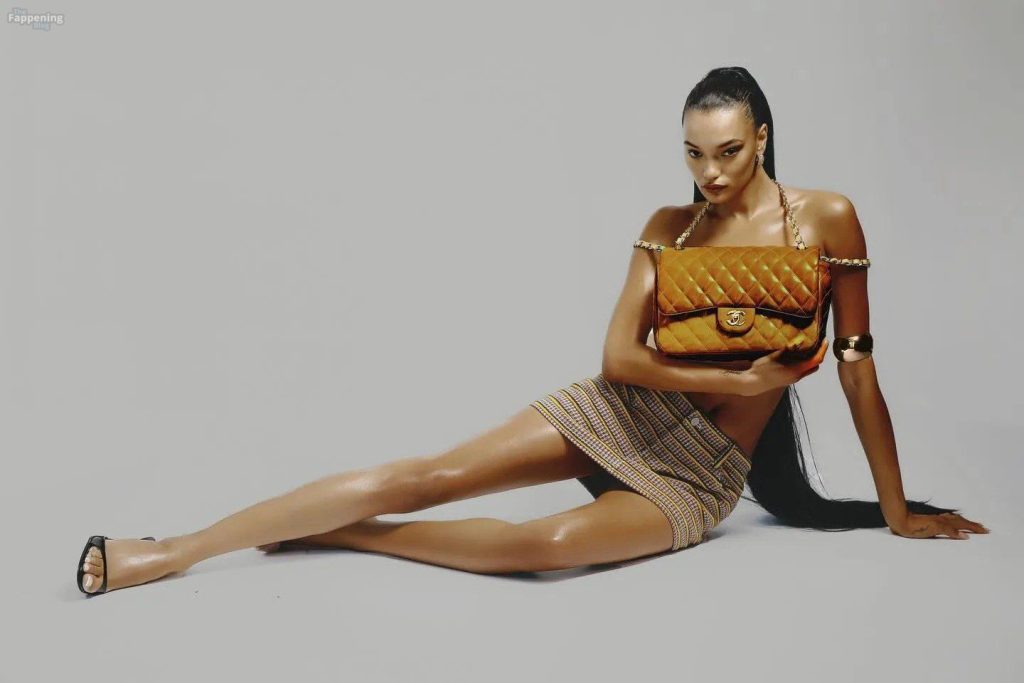 Lameka Fox Poses Naked in a Hot Shoot by Ace Amir (20 Photos) 19