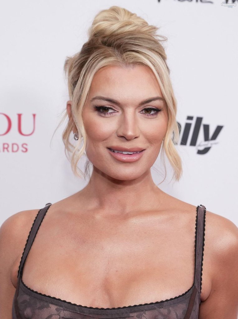 Lindsay Hubbard Flashes Her Nude Tits at The Daily Front Row’s 10th Annual Fashion LA Awards (17 Photos) 15