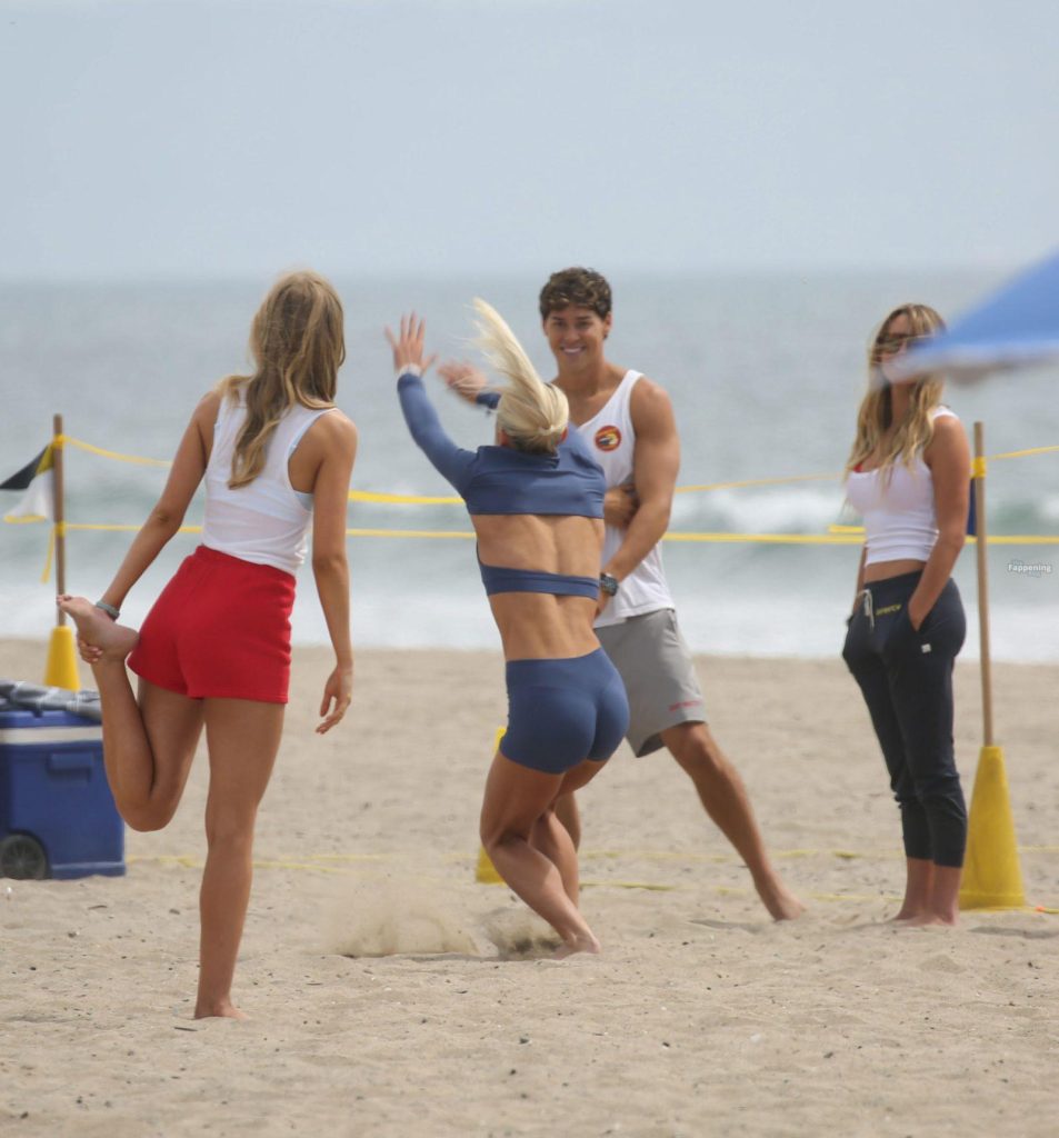 Olivia Dunne Shows Off Her Cameltoe, Ass and Legs on the Beach in Santa Monica (49 Photos) 32