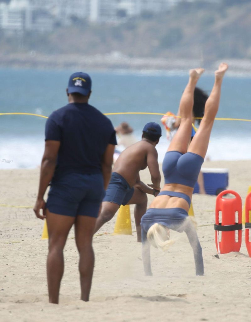 Olivia Dunne Shows Off Her Cameltoe, Ass and Legs on the Beach in Santa Monica (49 Photos) 24