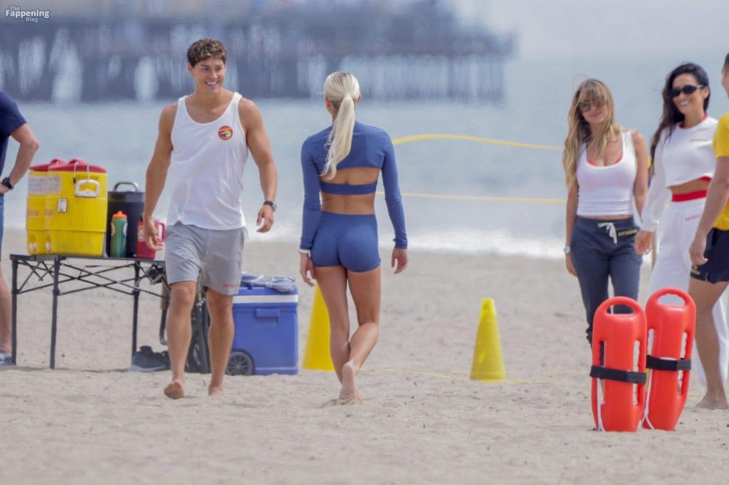 Olivia Dunne Shows Off Her Cameltoe, Ass and Legs on the Beach in Santa Monica (49 Photos) 45