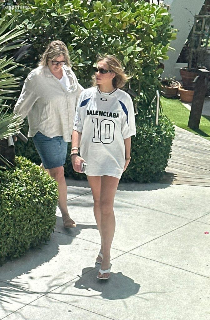 Tate McRae Shows Off Her Assets in a Blue String Bikini Around the Pool in Miami Beach (42 Photos) 18