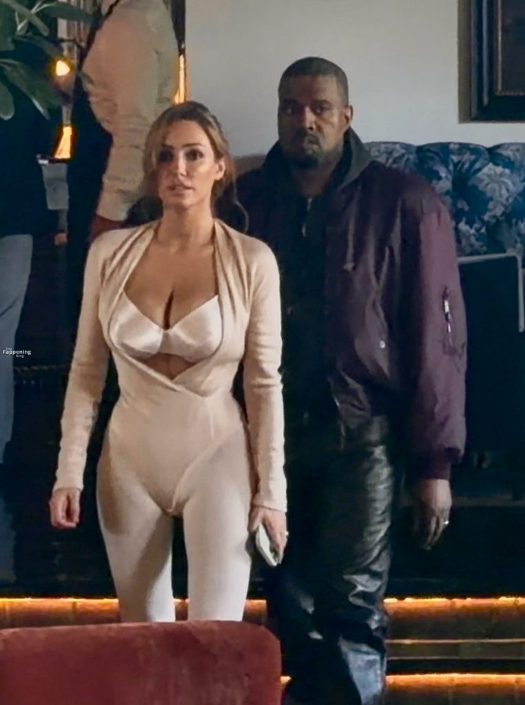 Bianca Censori & Kanye West Keep It Cozy Over Lunch Meeting at Chateau Marmont in LA (46 Photos) 11