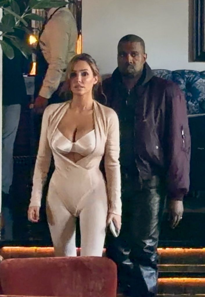 Bianca Censori & Kanye West Keep It Cozy Over Lunch Meeting at Chateau Marmont in LA (46 Photos) 15