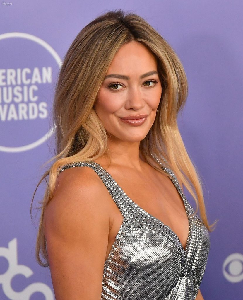 Hilary Duff Looks Sexy in a Silver Metallic Dress at the American Music Awards (119 Photos) 68
