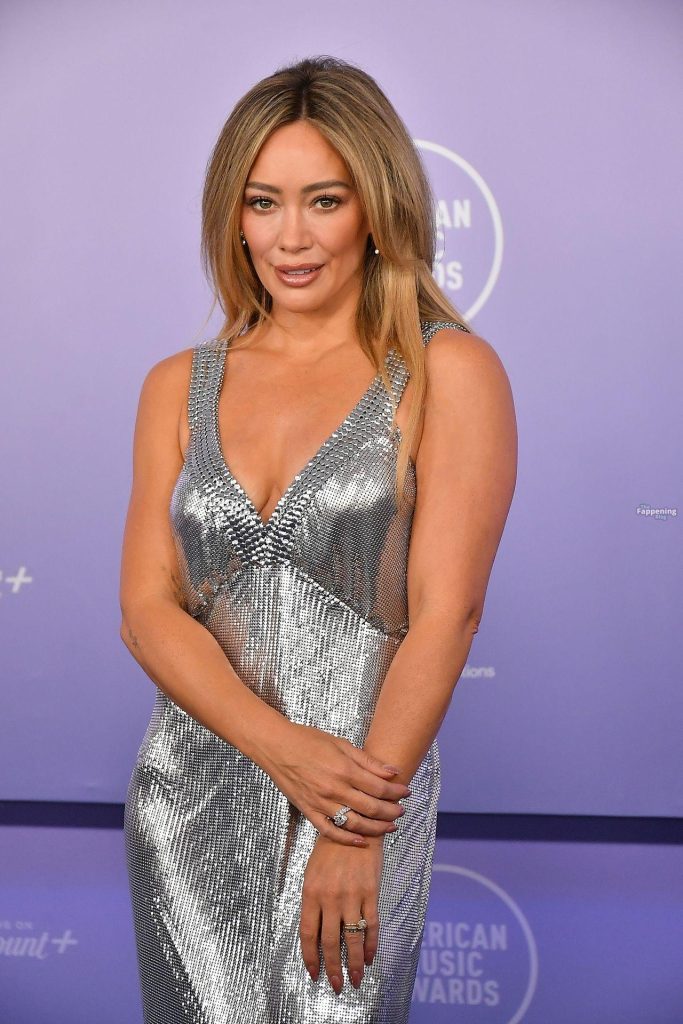 Hilary Duff Looks Sexy in a Silver Metallic Dress at the American Music Awards (119 Photos) 64