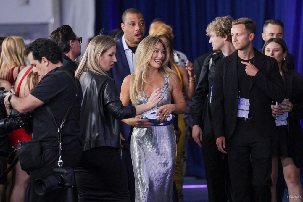 Hilary Duff Looks Sexy in a Silver Metallic Dress at the American Music Awards (119 Photos) 54