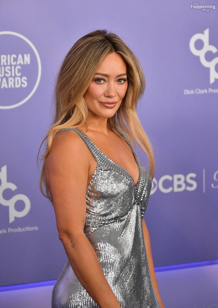 Hilary Duff Looks Sexy in a Silver Metallic Dress at the American Music Awards (119 Photos) 70