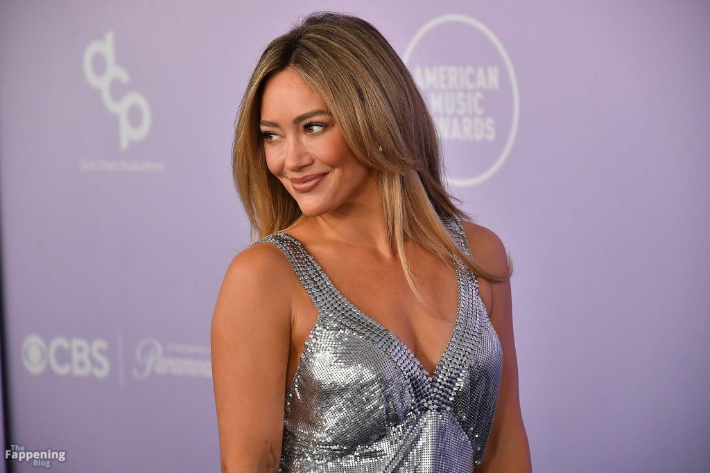 Hilary Duff Looks Sexy in a Silver Metallic Dress at the American Music Awards (119 Photos) 59