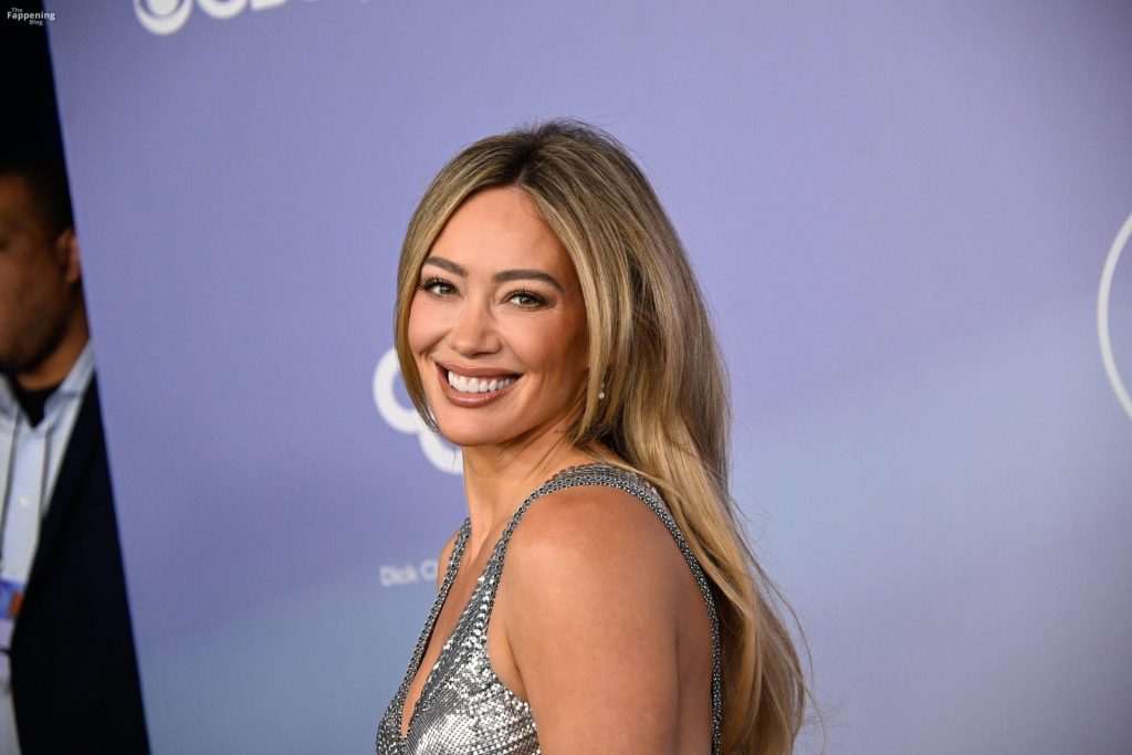 Hilary Duff Looks Sexy in a Silver Metallic Dress at the American Music Awards (119 Photos) 19