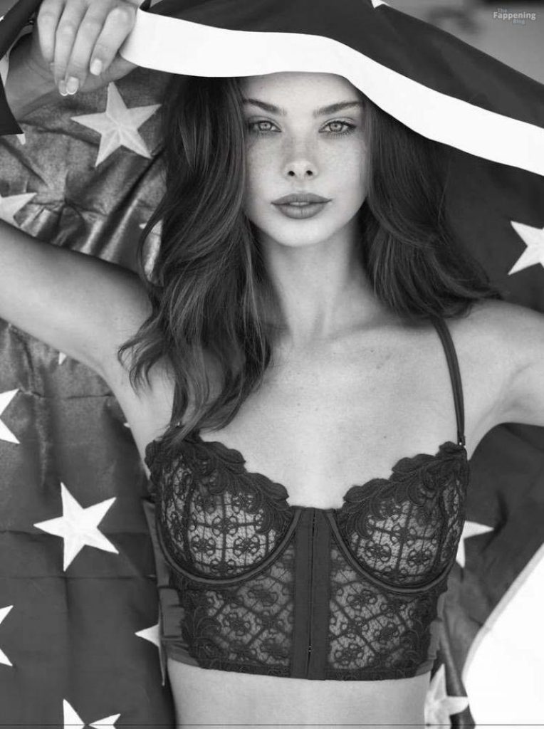 Meika Woollard Nude & Sexy Collection (44 Photos) 40