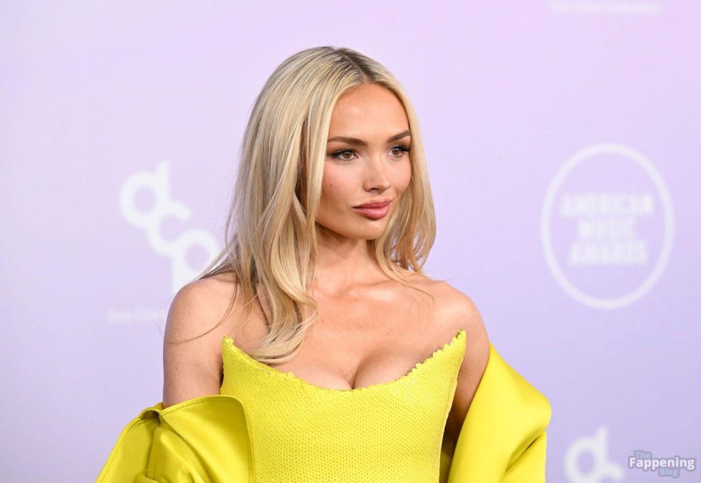 Natalie Alyn Lind Shows Off Her Sexy Tits in a Yellow Dress at the 52nd American Music Awards (35 Photos) 24