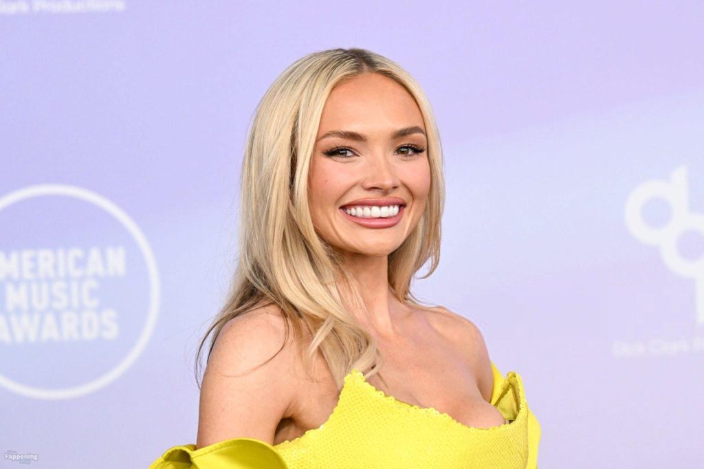 Natalie Alyn Lind Shows Off Her Sexy Tits in a Yellow Dress at the 52nd American Music Awards (35 Photos) 25