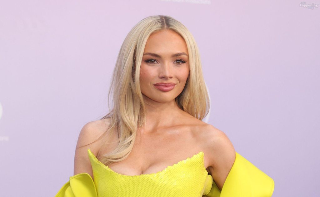 Natalie Alyn Lind Shows Off Her Sexy Tits in a Yellow Dress at the 52nd American Music Awards (35 Photos) 13