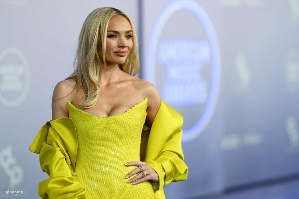 Natalie Alyn Lind Shows Off Her Sexy Tits in a Yellow Dress at the 52nd American Music Awards (35 Photos) 30