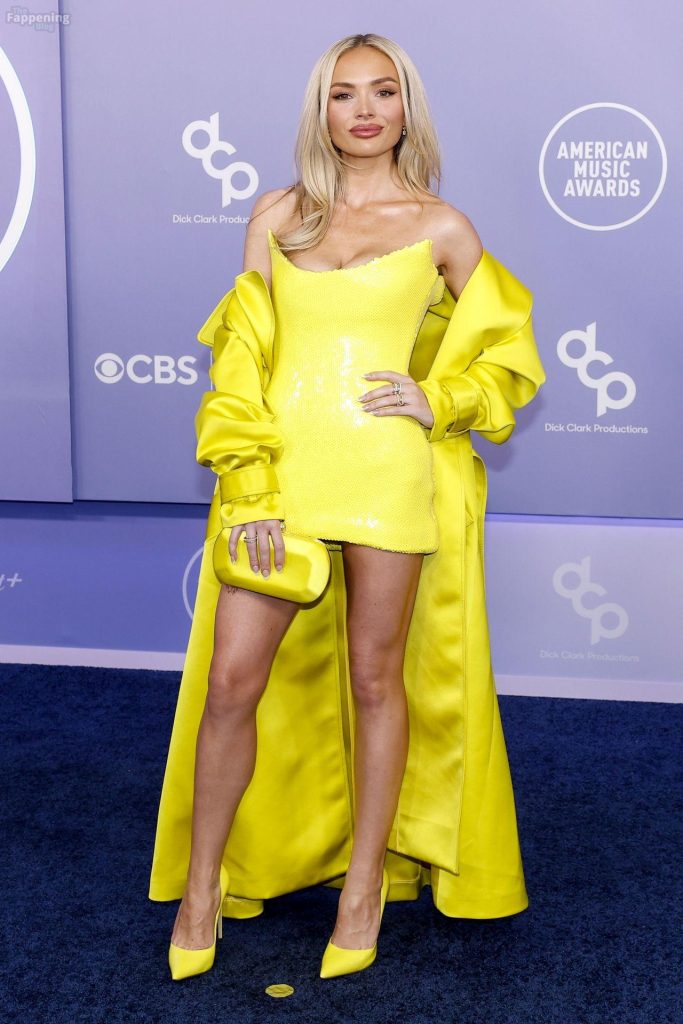 Natalie Alyn Lind Shows Off Her Sexy Tits in a Yellow Dress at the 52nd American Music Awards (35 Photos) 6