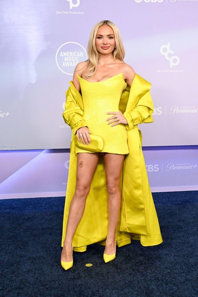 Natalie Alyn Lind Shows Off Her Sexy Tits in a Yellow Dress at the 52nd American Music Awards (35 Photos) 20