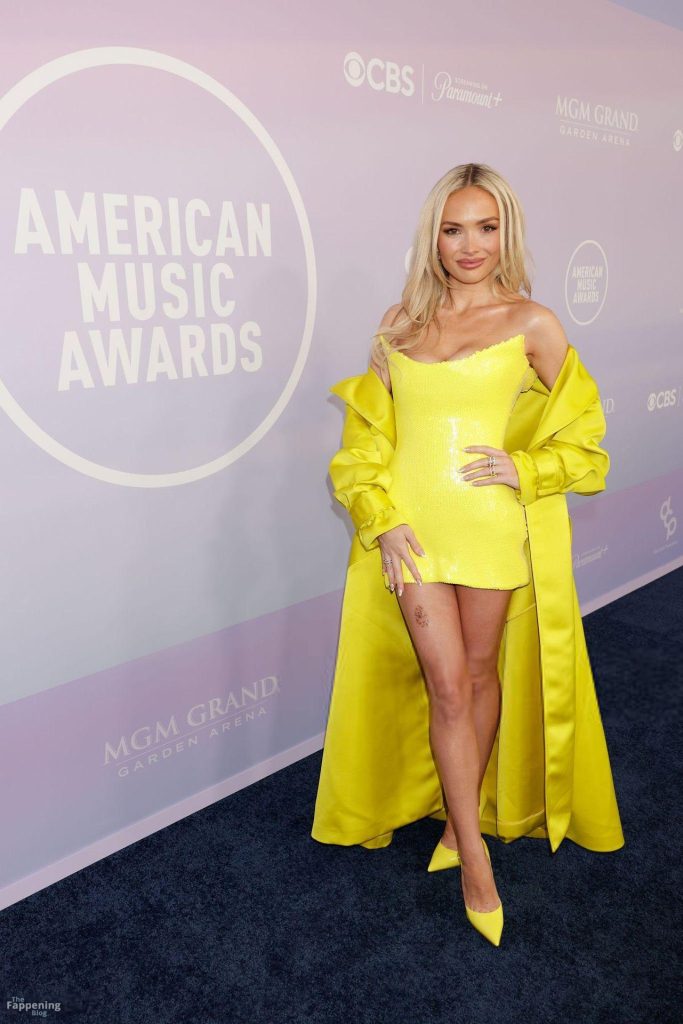Natalie Alyn Lind Shows Off Her Sexy Tits in a Yellow Dress at the 52nd American Music Awards (35 Photos) 29